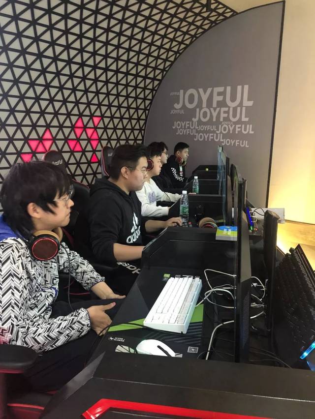 员树立了榜 员树立了榜